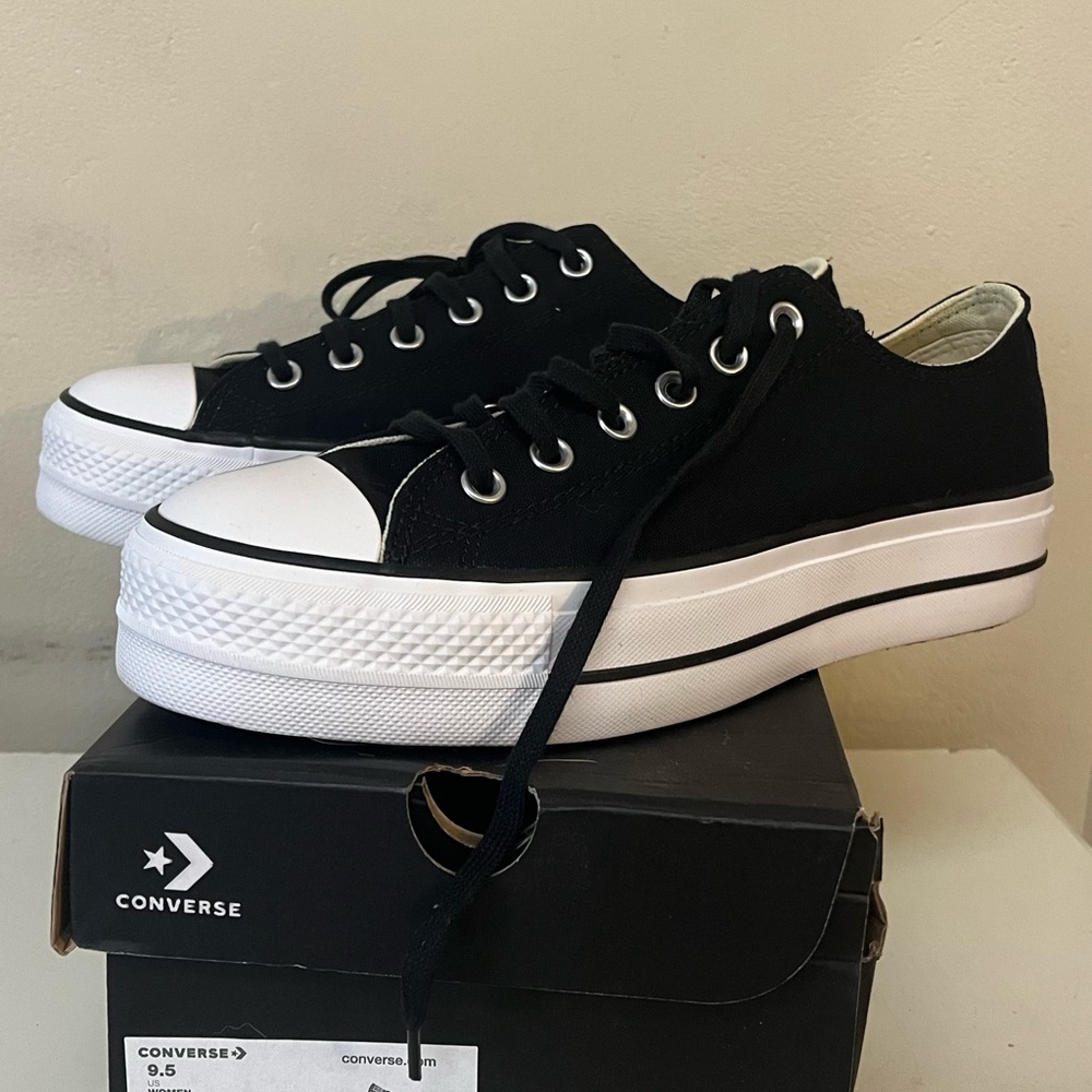 Black converse platform low tops